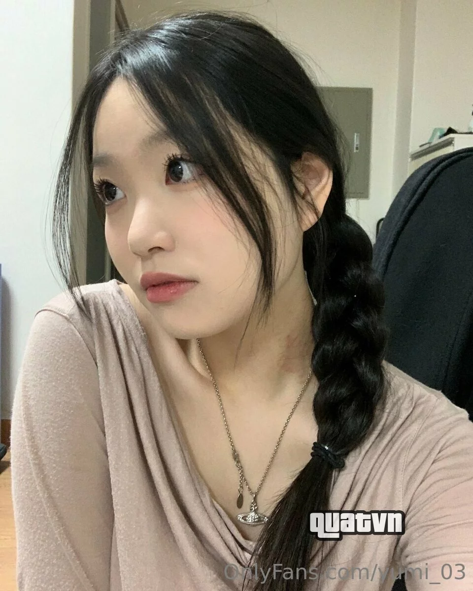 Yumi_03-Onlyfans-Leak-42.webp